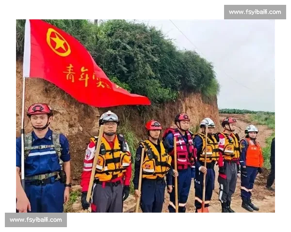 洪流中的脊梁：担当与温情铸就生命防线