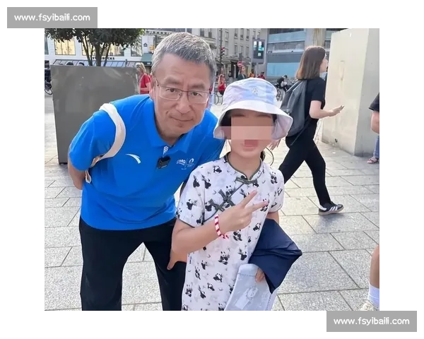 58 岁白岩松足球赛滑倒引担忧:健康亮红灯,运动安全需警惕 58 岁白岩松足球赛滑倒引担忧:健康亮红灯,运动安全需警惕